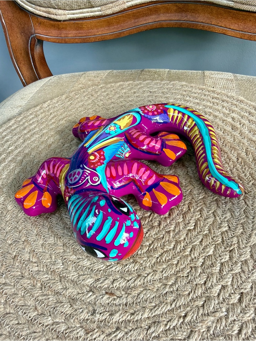Hand-Painted Purple Decorative Gecko Mexican Talavera Pottery Lizard 8 inches